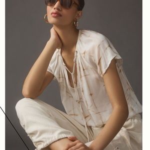 Cloth and Stone Anthologie top